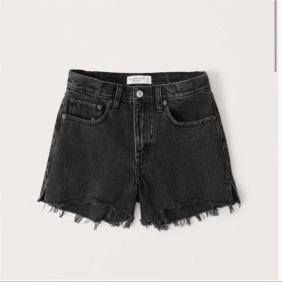 Abercrombie & Fitch Black Mid Rise Denim Frayed Boyfriend Shorts - Picture 2 of 4